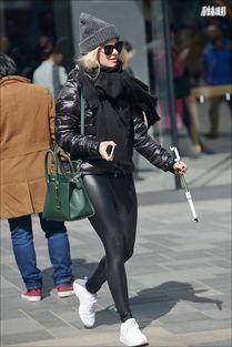 美女丝袜皮裤照片