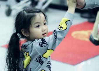 王姓女孩明星名字,王姓女孩明星的璀璨人生